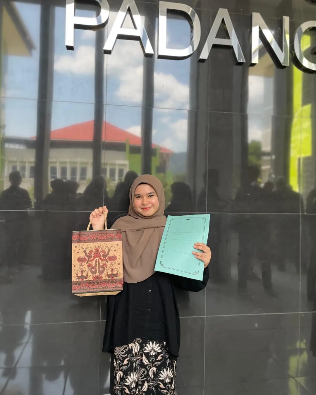 Mahasiswa MD Khoirun Nisa Harahap Raih Juara Harapan 3 Storytelling Bahasa Inggris Pekan Bahasa UIN Syahada Padangsidimpuan