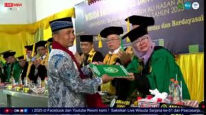 Tangis Haru Warnai Wisuda UIN Syahada Padangsidimpuan: Seorang Ayah Terima Ijazah Anaknya yang Telah Tiada