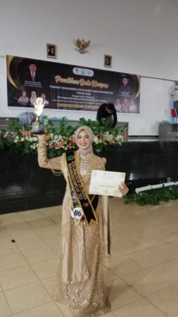 Mahasiswi FDIK Prodi Manajemen Dakwah, Sarimas Daulay, Raih Penghargaan Duta Lingkungan UIN Syahada 2025
