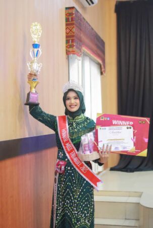 Sarimas Daulay, Mahasiswi FDIK UIN Syahada Padangsidimpuan Raih Gelar Winner Miss Tabagsel 2025