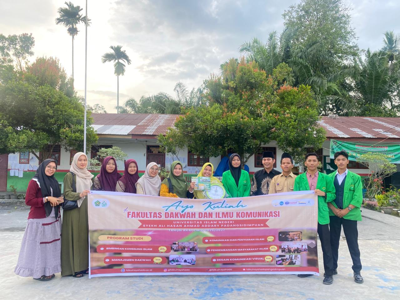 FDIK UIN Syahada Padangsidimpuan Laksanakan Goes to School di MAS Al Azhar Panai Hulu