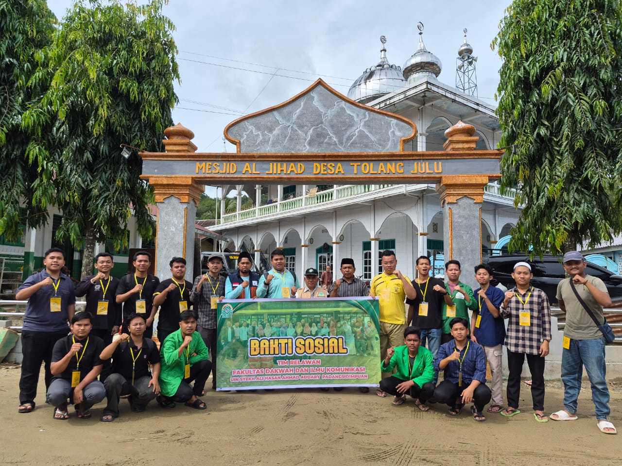 Mahasiswa FDIK UIN Syahada Padangsidimpuan Aktif dalam Bakti Sosial Pascabencana Banjir di Desa Tolang Julu