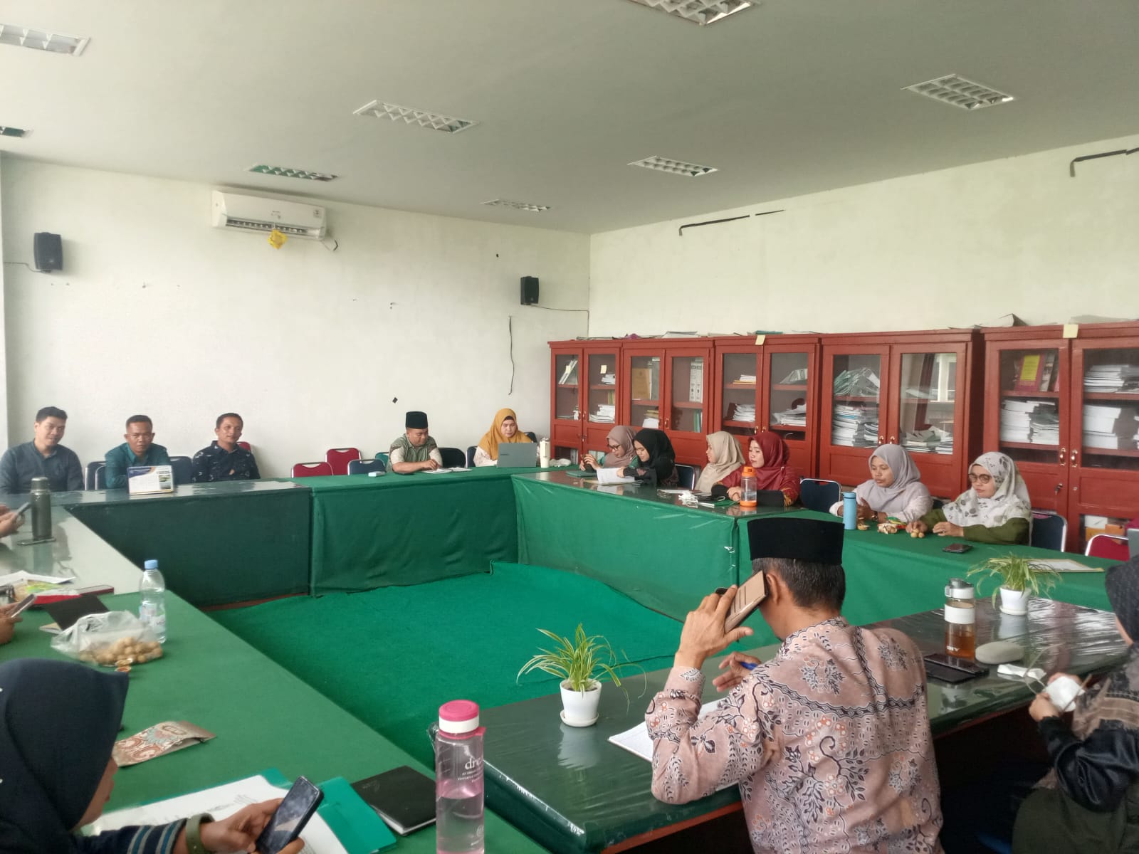 Panitia Wisuda FDIK Perkuat Koordinasi untuk Sukseskan Wisuda Sarjana ke-XLIV dan Pascasarjana ke-XXVII