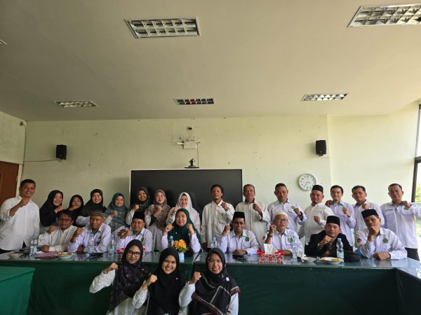 Perkuat Sinergi dan Keberlanjutan, FDIK UIN Syahada Gelar Pisah Sambut Wakil Dekan