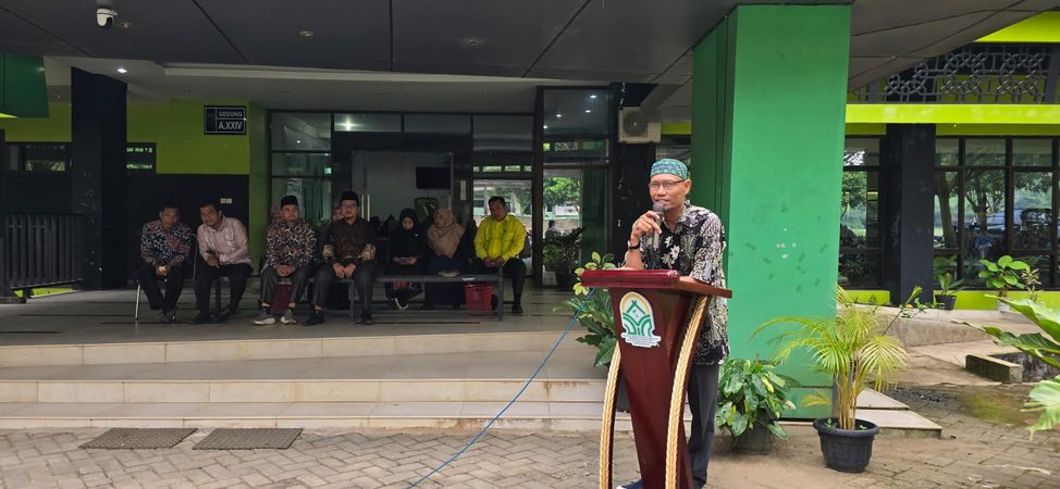 Wakil Dekan Bidang Akademik dan Kelembagaan Tekankan Pentingnya Adab dan Etika Berpakaian Mahasiswa